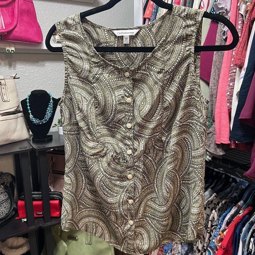 croft & barrow Metallic Gold and Green Swirl Button-Front Tank